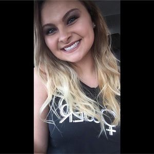 Meet your Posher, Lexee